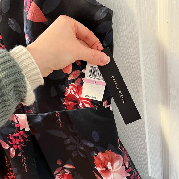 NWT floral fit & flare dress - Picture 11 of 12